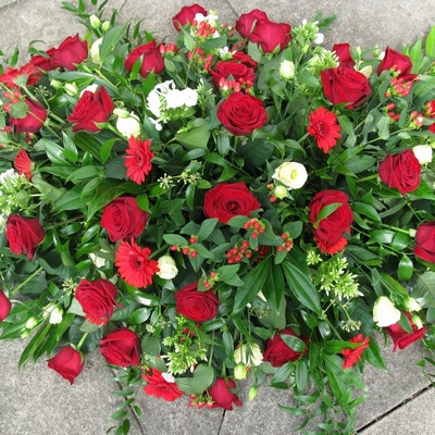 Red Rose coffin spray