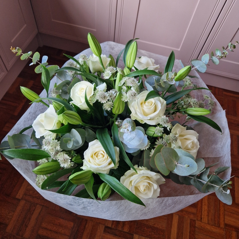 White rose and lily bouquet