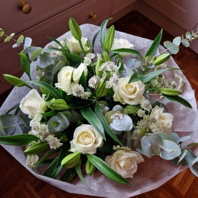 White rose and lily bouquet