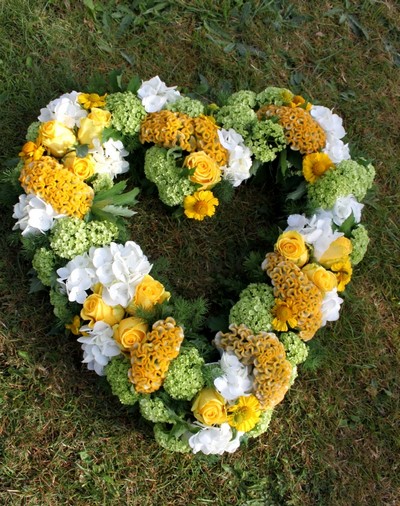 Grouped flower open heart in yellows