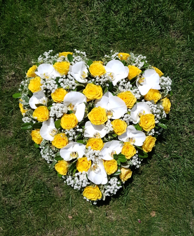 yellow and white heart wreath 