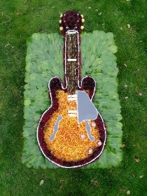 gibson sunburst guitar funeral wreath