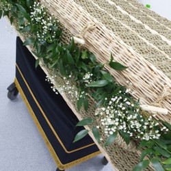 Gyp Casket Garland