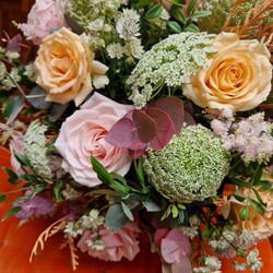 pink and apricot bouquet