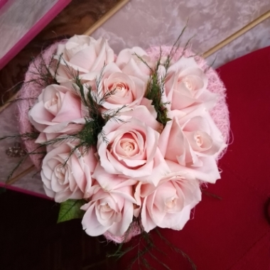 Heart shaped pink rose valentines bouquet