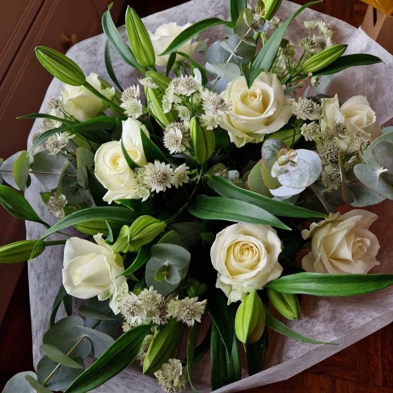 White rose and lily bouquet