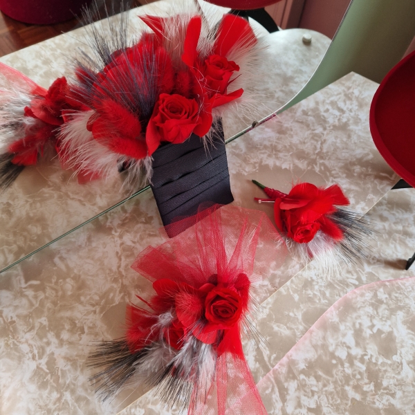 Red Rose Hair Comb with Matching Buttonholes – Preserved & Handmade